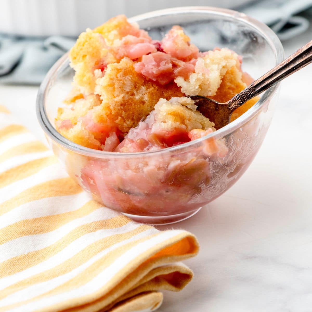 Rhubarb Dessert with Sweet Topping