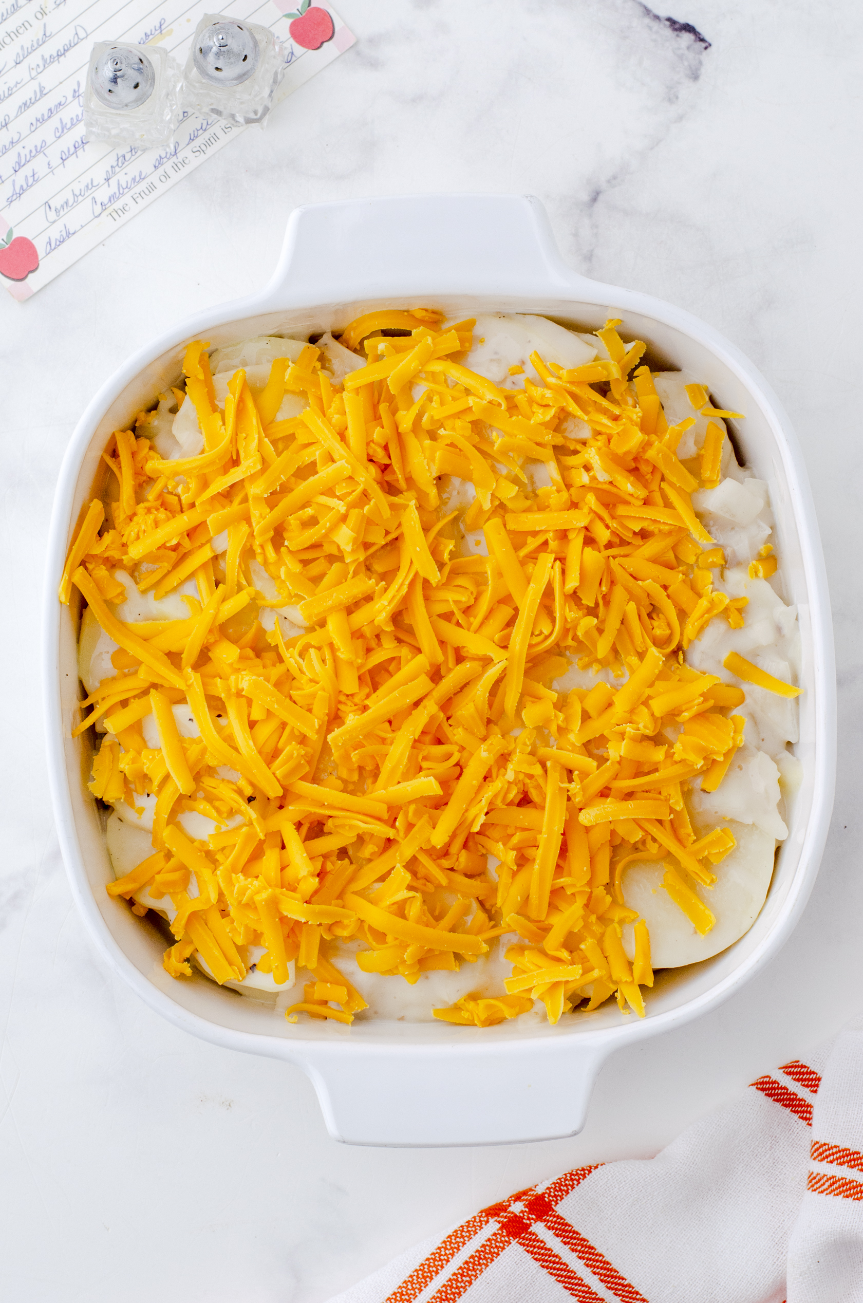 Scalloped Potatoes with Cream of Mushroom Soup – Easy Cheesy Recipe