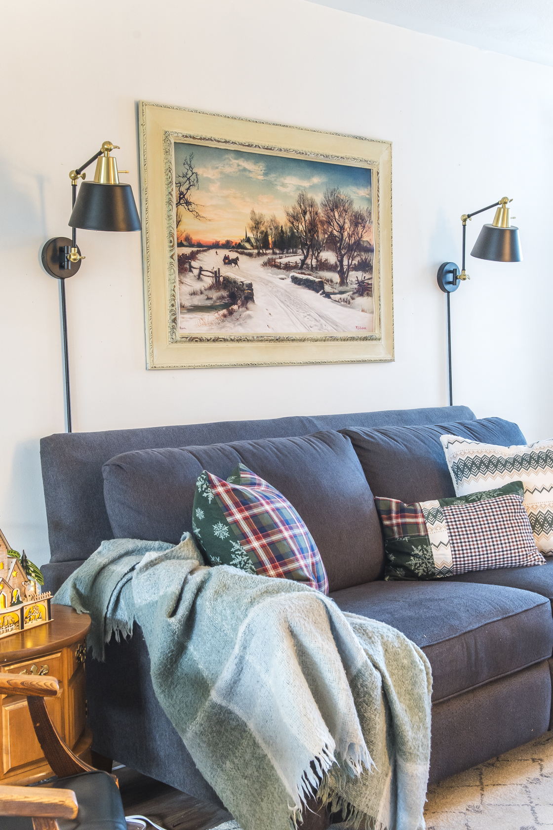 Simplify & Celebrate: Time-Saving Tips for Stress- Free and Simple Christmas Decor