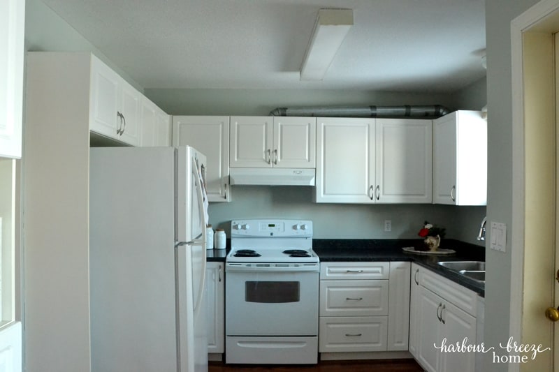 Small apartment kitchen before remodel