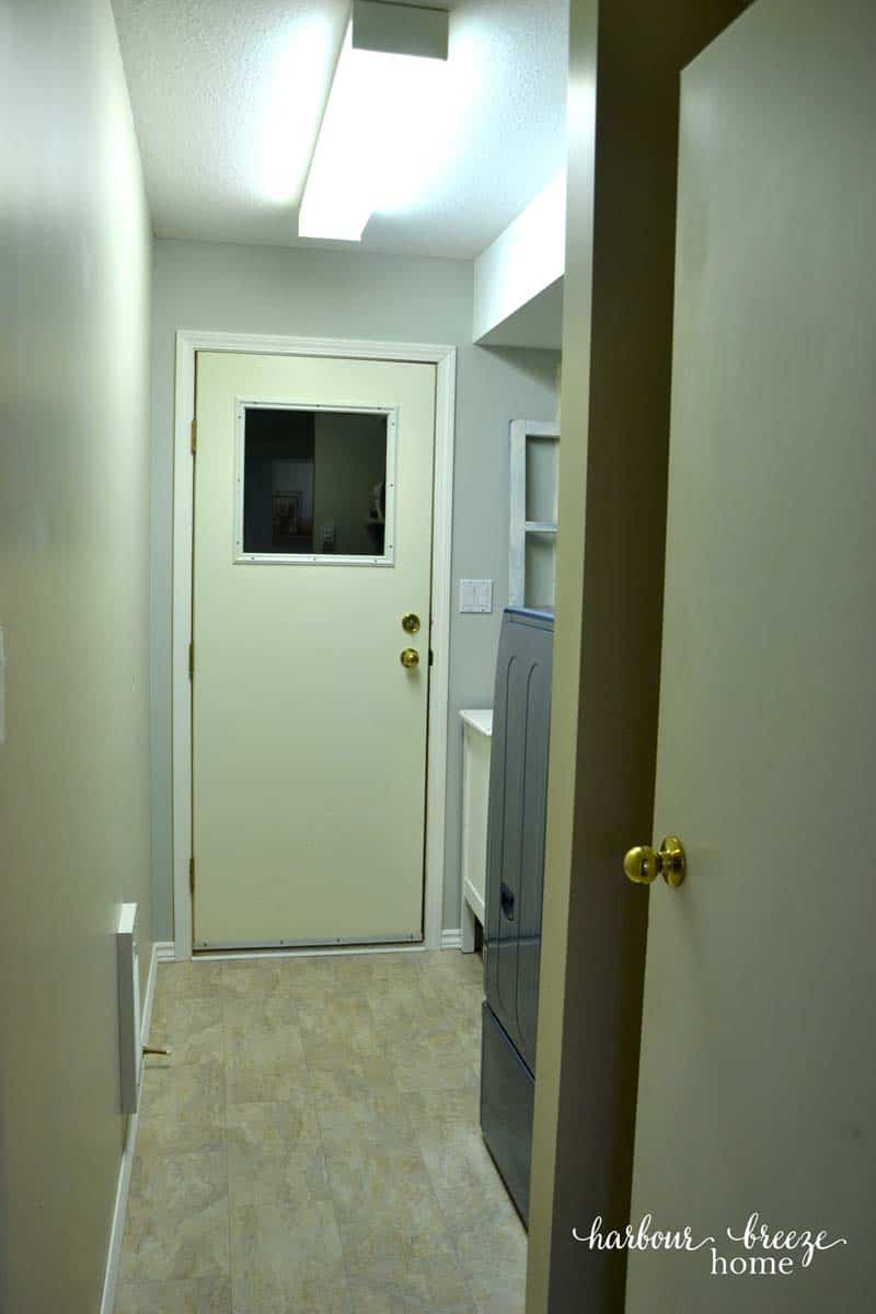 SMALL LAUNDRY ROOM REVEAL