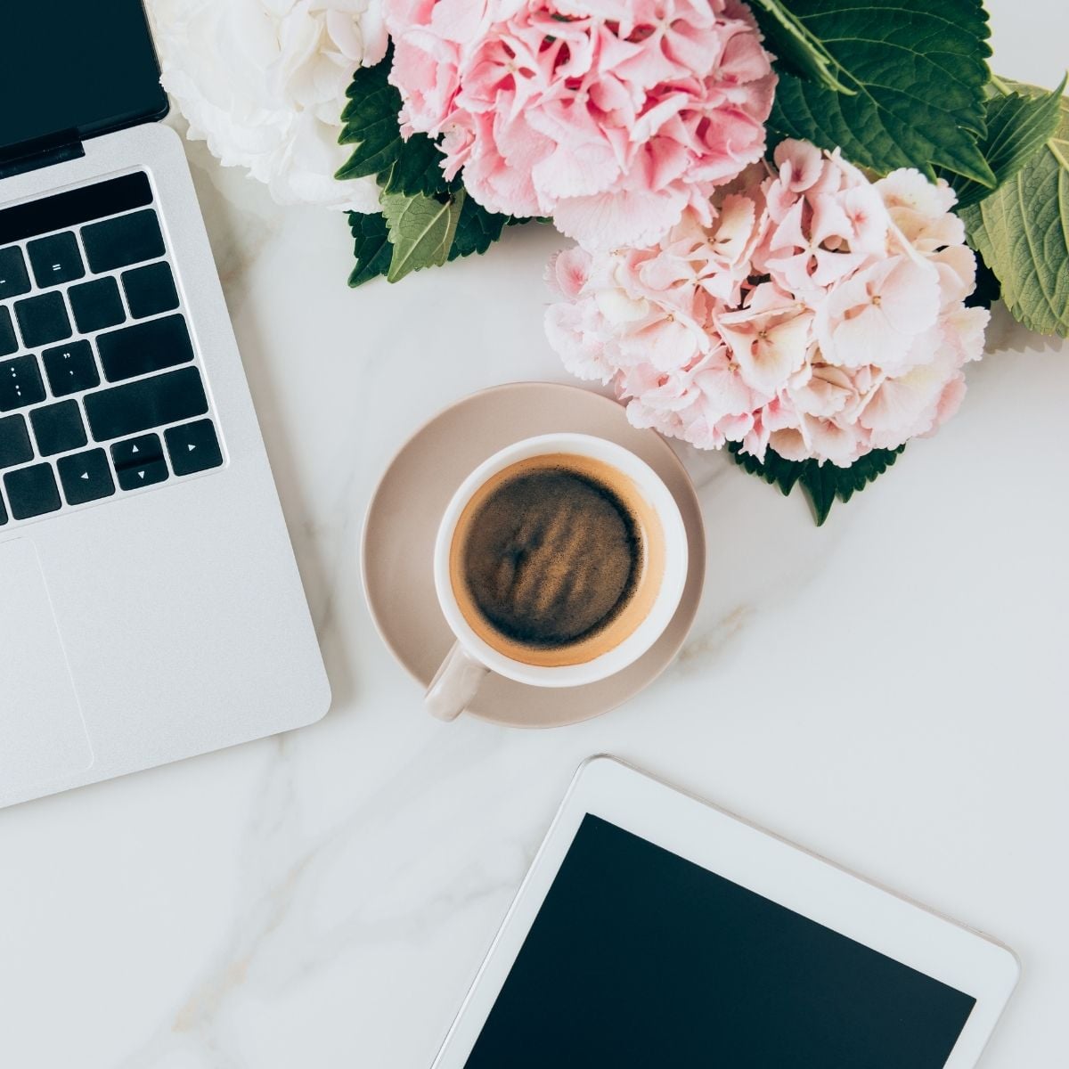 Easy Breezy Weekend Reads – Finding Spring at Home