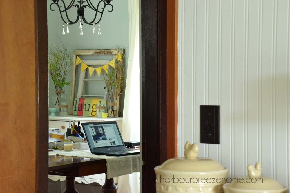 Coastal Cottage Office~ Turn your rarely un-used Dining Room into a multi-functioning office space. Use it every day, or turn your "desk" back into a table when once-a-year dinner parties happen! | Bildirimlerim