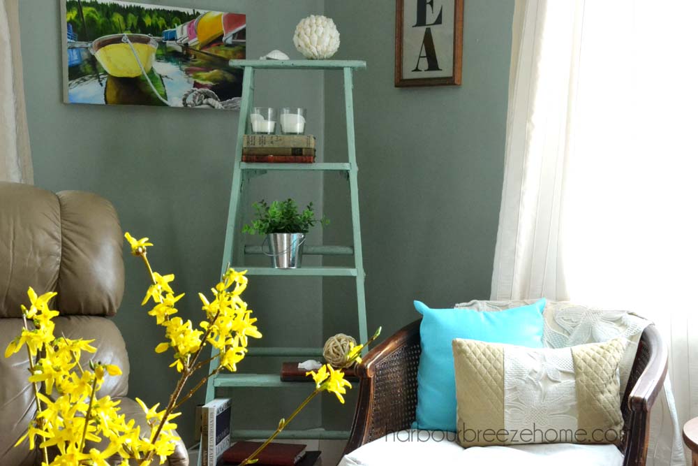 beach cottage spring living room decor