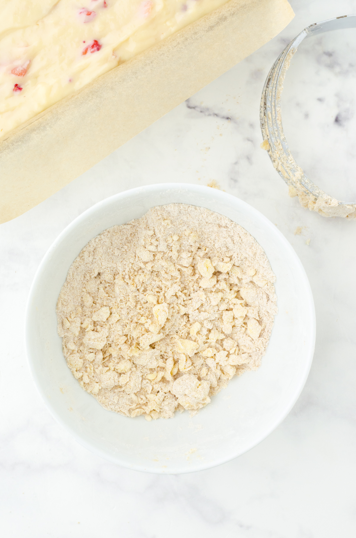crumble topping for strawberry quick bread after butter has been cut in