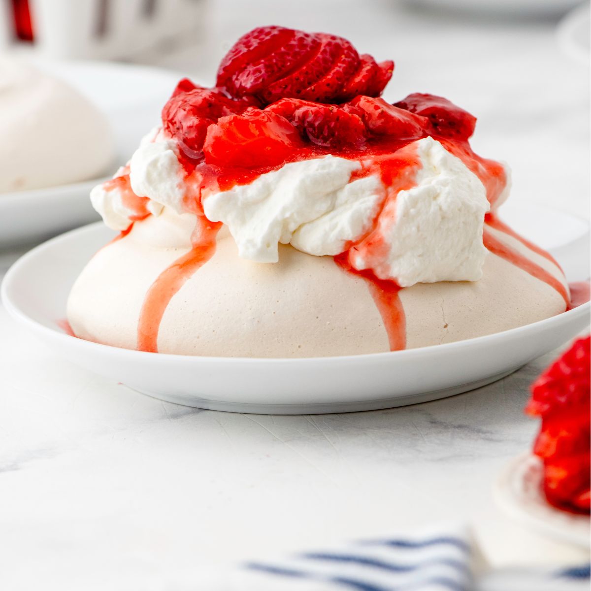 Bildirimlerim: Easy Strawberry Pavlova With a Crispy Shell and Marshmallow Center