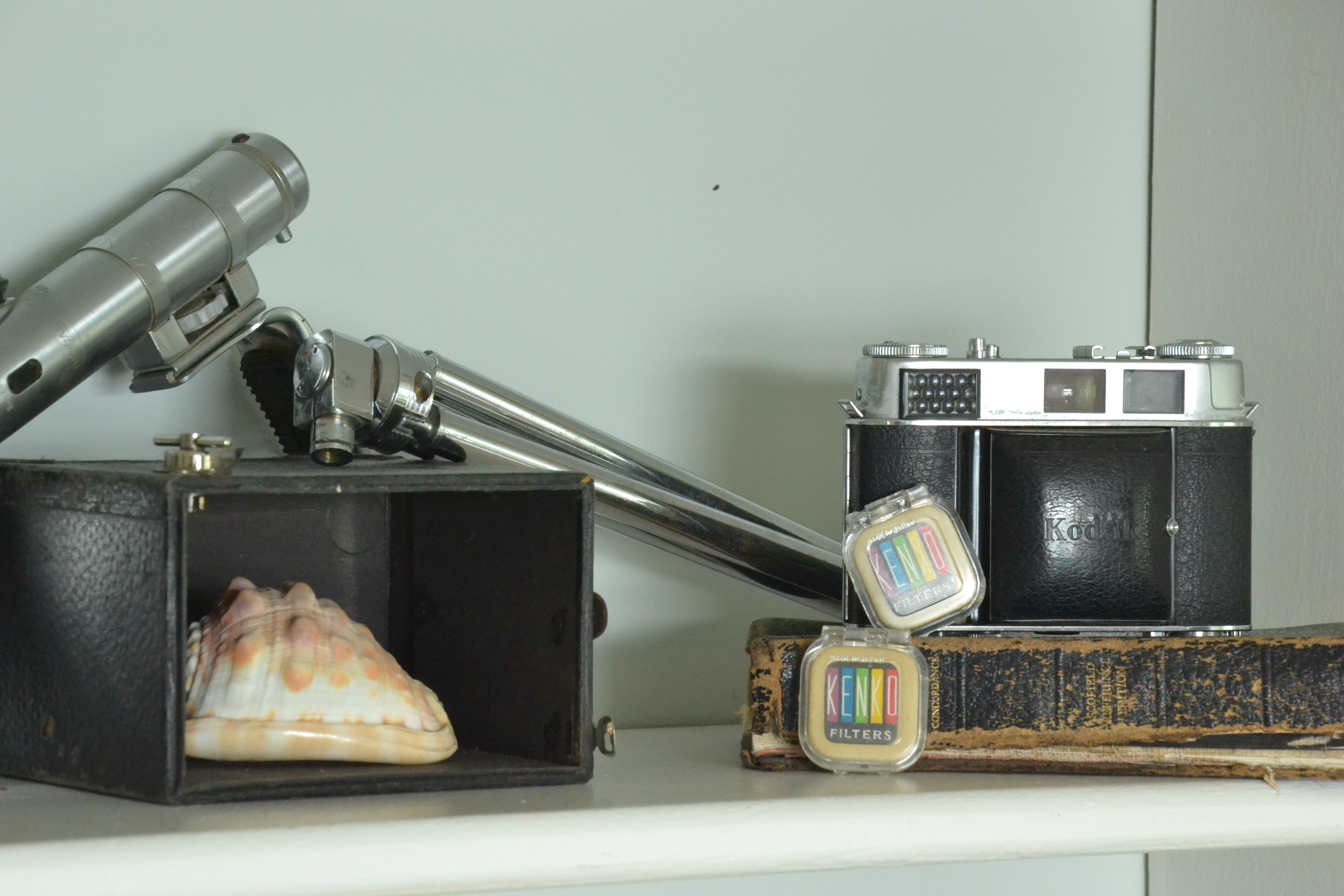 styling bookcases using old cameras and other sentimental things | Bildirimlerim