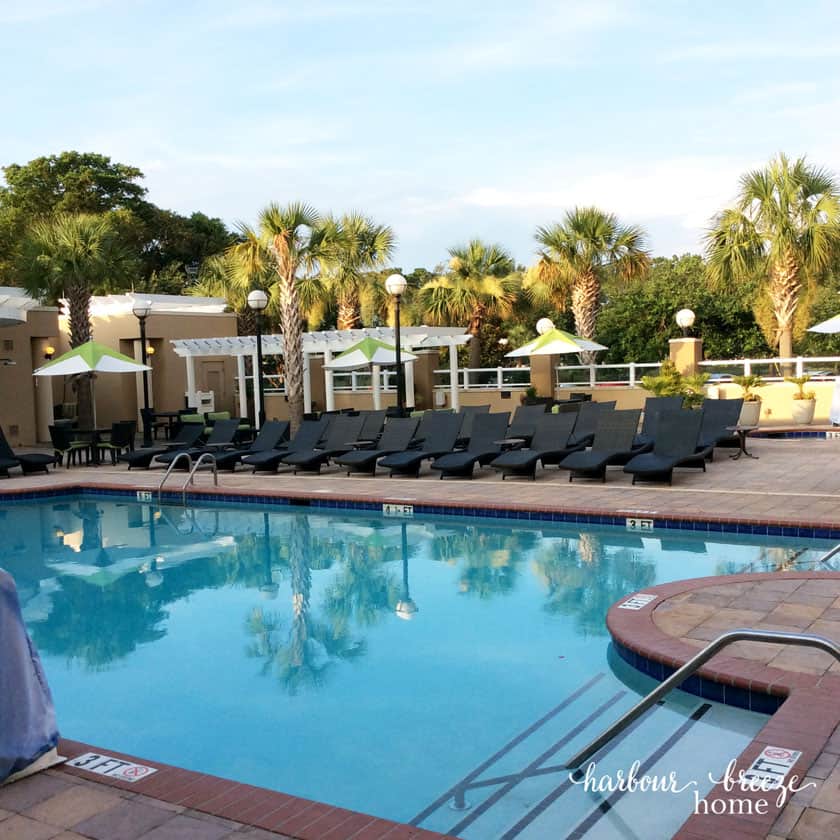 outdoor pool at the Charleston Marriot Hotel