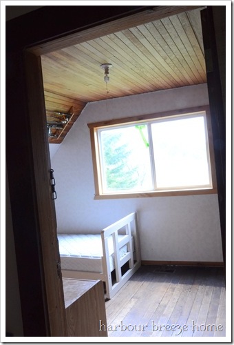 Priming Ceilings: A Messy Task