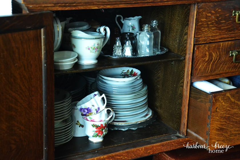 The Organized Buffet Table