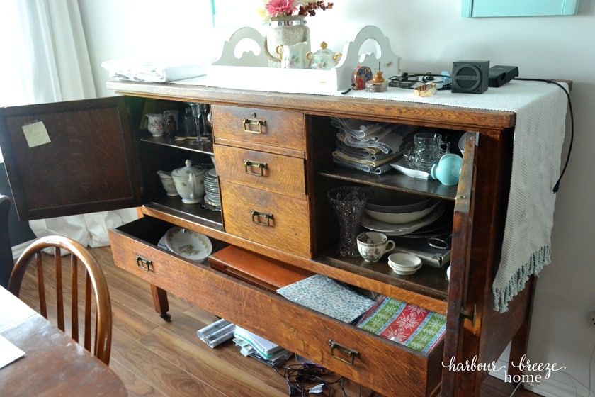 The Organized Buffet Table