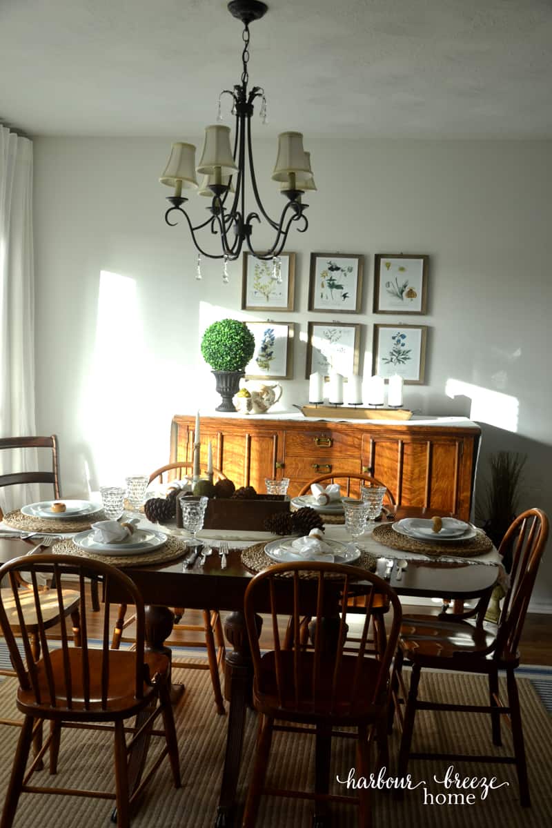 the dining area of a small townhouse living room