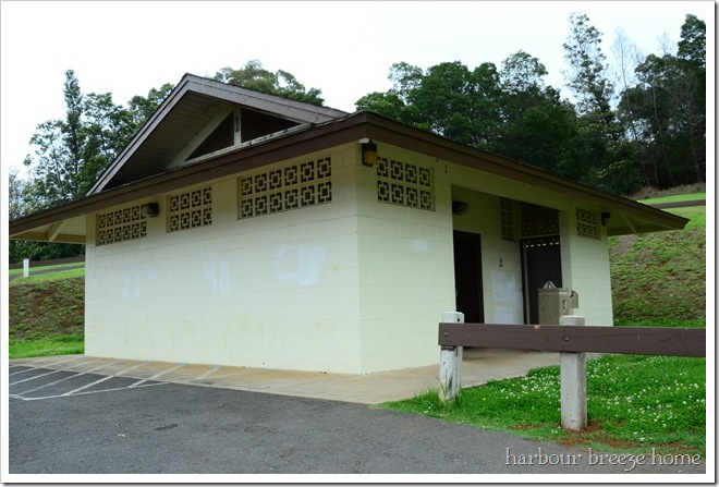 the restroom in the pak at Keokea