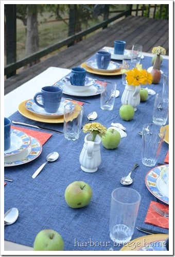 apple table runner