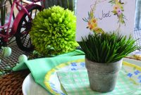 Spring Centerpiece and Tablescape Ideas to Refresh Your Table