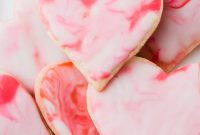 How to Make Marbled Icing for Sugar Cookies