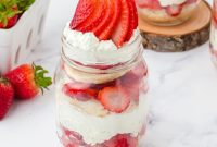 Strawberry Shortcake in a Jar Recipe for Parties