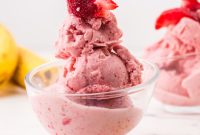 Homemade Strawberry Banana Frozen Yogurt in a Food Processor