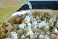 Classic Old-Fashioned Thanksgiving Stuffing Recipe