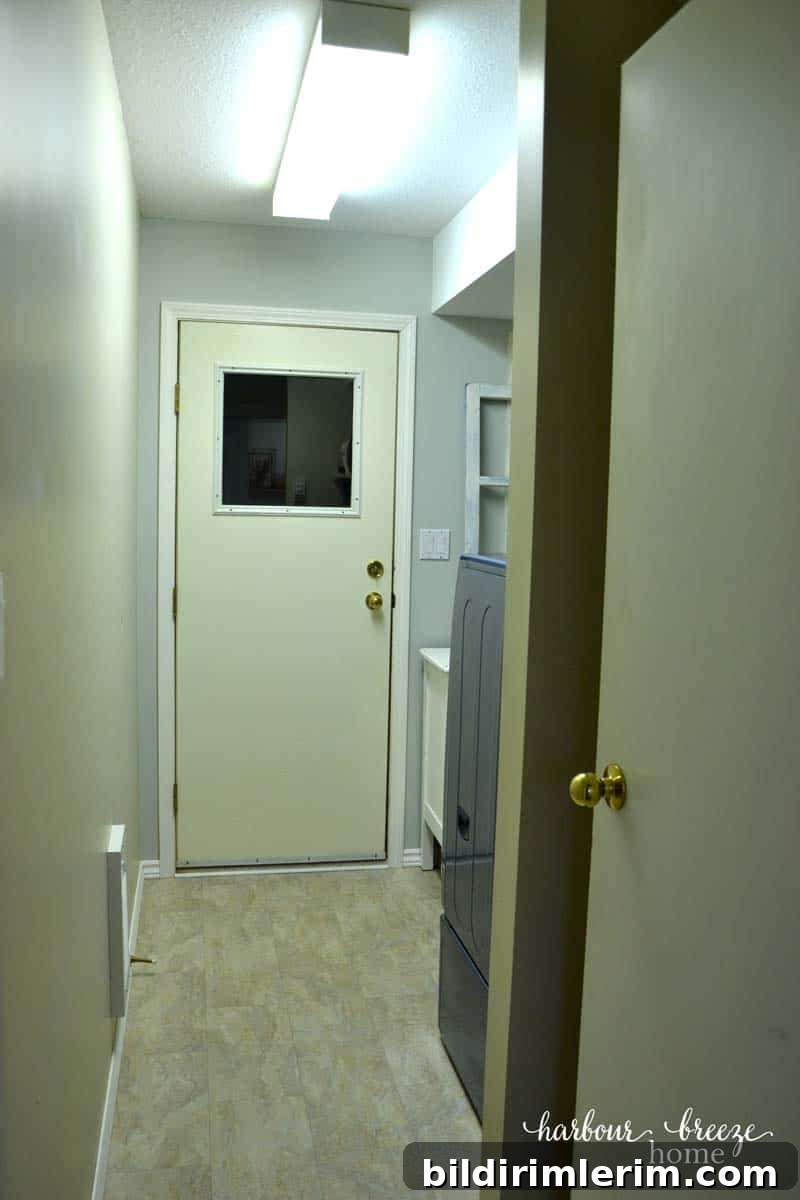 SMALL LAUNDRY ROOM REVEAL