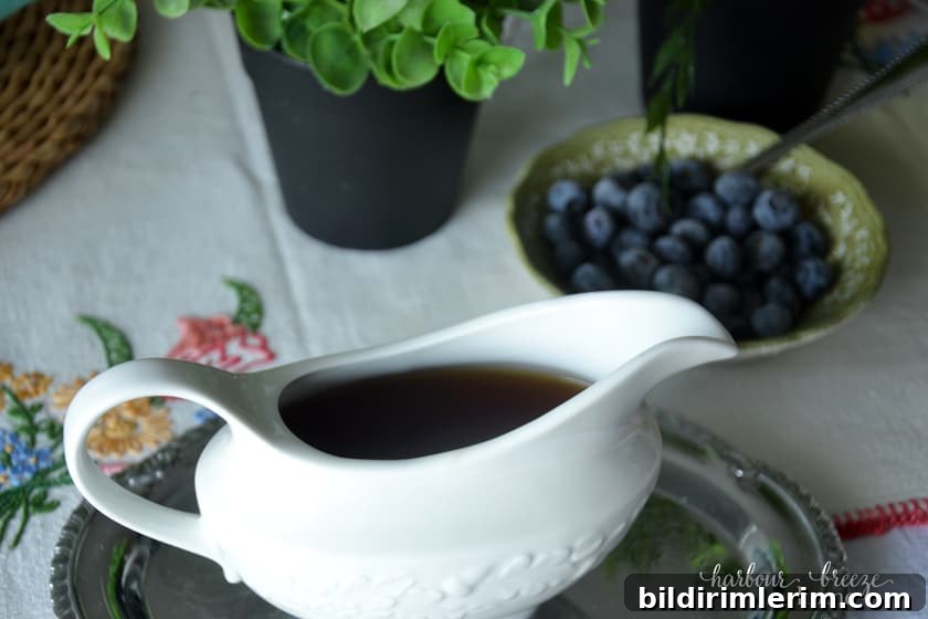 Homemade Pancake Syrup: Quick Maple-Style Recipe 6 Pour syrup into serving container