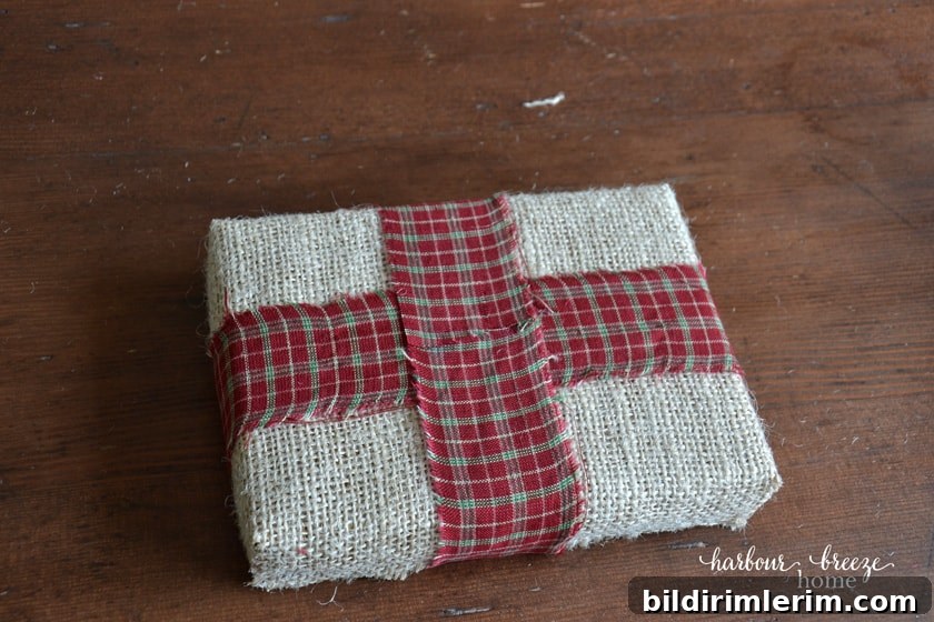DIY Burlap Wrapped Christmas Gift Ideas 6 img 13053 5