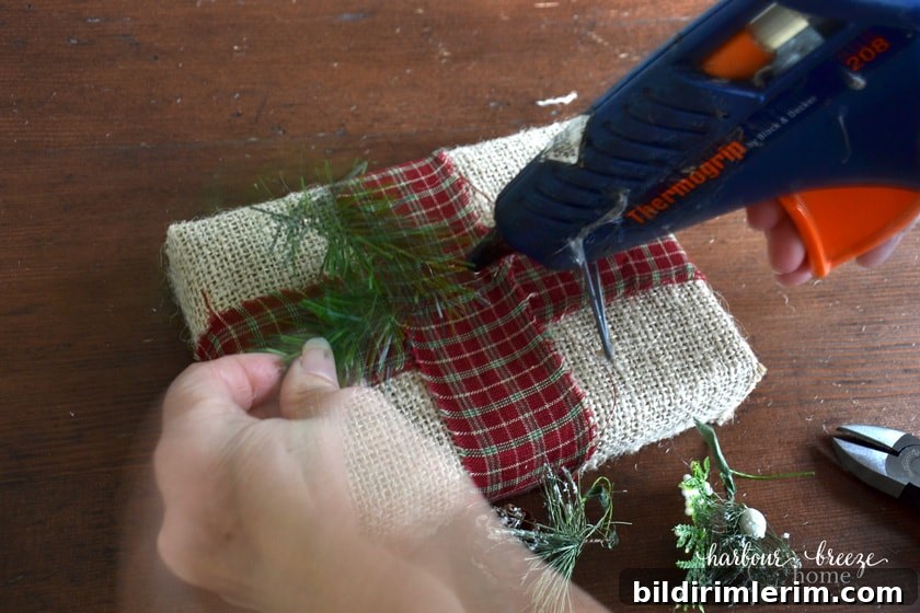 DIY Burlap Wrapped Christmas Gift Ideas 7 img 13053 6