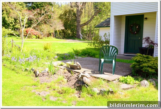 Outdoor patio before