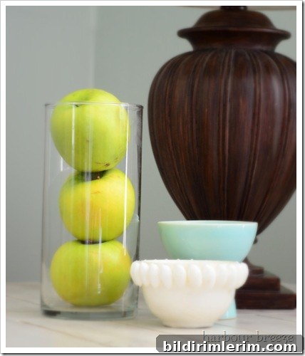 apples in vase apples in vase