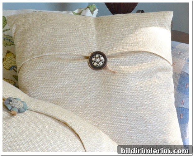Simple Pottery Barn Knock off Pillow tutorial