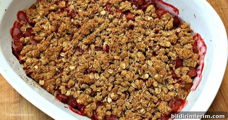 whole grain rhubarb crisp