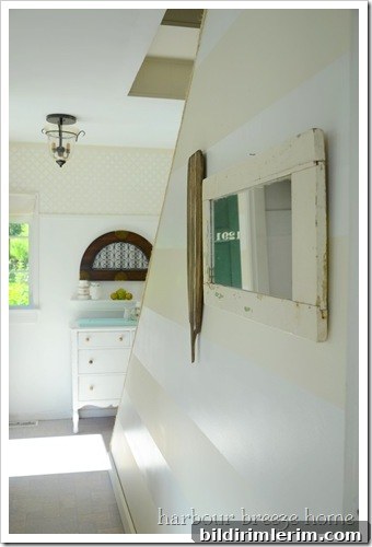 painted stripe wall at harbour breeze home