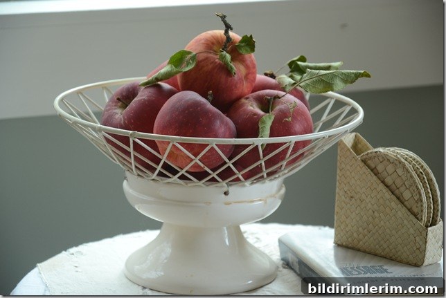bowl of apples