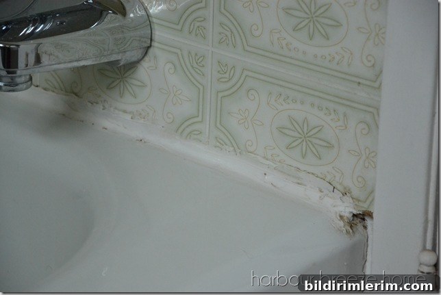thick caulking