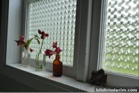 DIY No-Sew Curtain from a Vintage Pillowcase