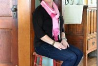 Spring Pastel Outfit Ideas for Women Over 40