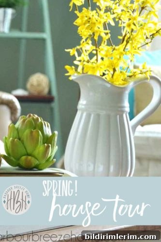 Spring House Tour: Come on in! See how this beach cottage has turned into a bright and breezy home. spring house tour