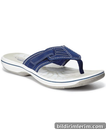 Fashion Over 40 ~ Dressing for Comfort with Clark's Britney Anthol Flip Flops