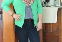 Stylish Spring Green Outfit Ideas for Women Over 40