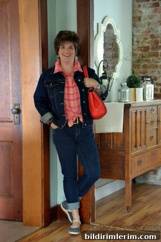 Transitional Outfits: Layering Tips for Season Changes 3 Summer to Fall Transition Outfits at harbourbreezehome.com
