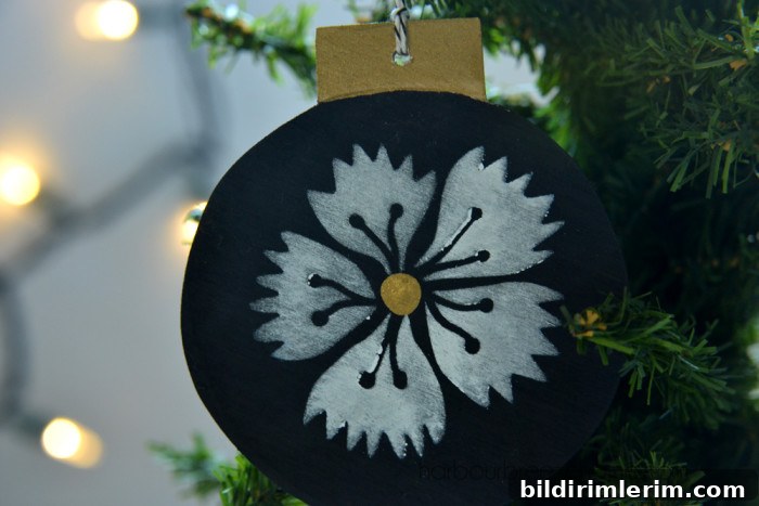 chalkboard ornaments on etsy.com/shop/harbourbreeze
