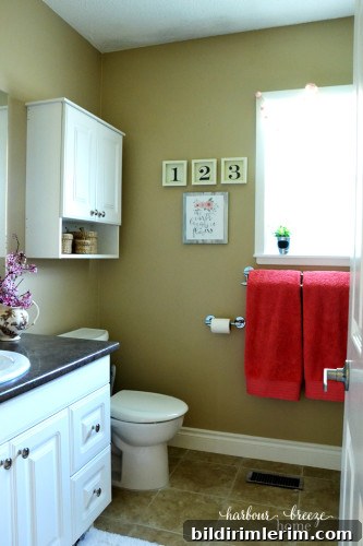 Spring Bathroom Decor @ harbourbreezehome.com