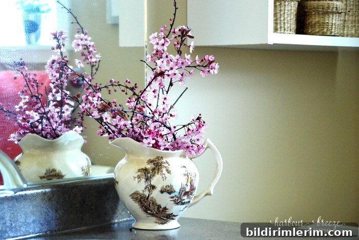 Spring Bathroom Decor @ harbourbreezehome.com