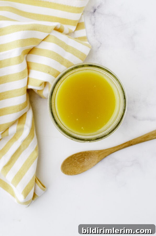 Mustard sauce for ham in a serving container