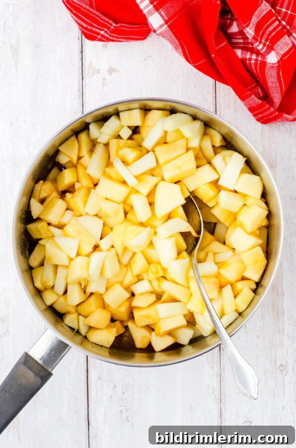 Old-Fashioned Apple Cobbler: Classic From-Scratch Recipe 5 Cooking apples for filling