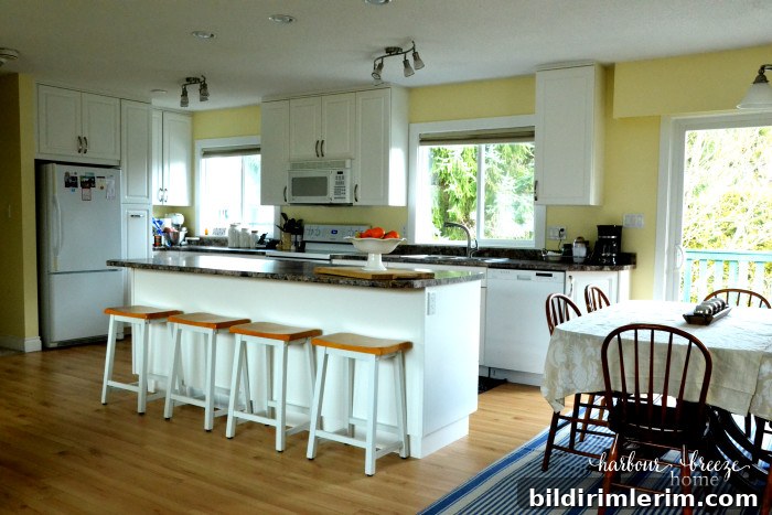 Embracing the simplicity of life in the 'in between' phase of transition to a new home.